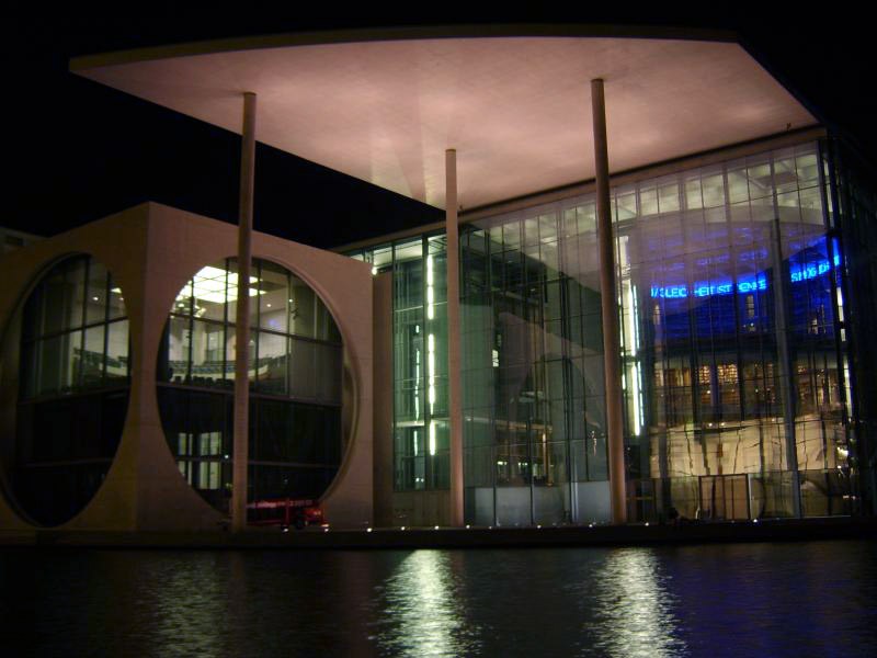 Marie-Elisabeth-Lüders-Haus / clik to next foto