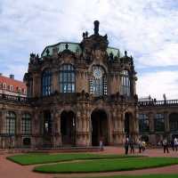 Zwinger, Glockenspielpavillon