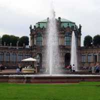 Zwinger, Wallpavillon