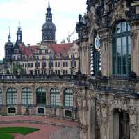 Glockenspielpavillon, Schloss