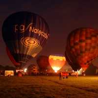 balony nocą