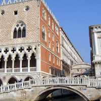 Ponte della Paglia, Palazzo Du