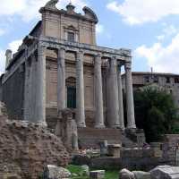Tempio di Antonino e Faustina