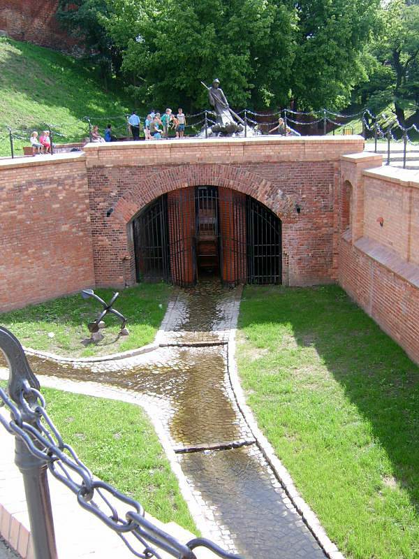otoczenie pomnika flisaka