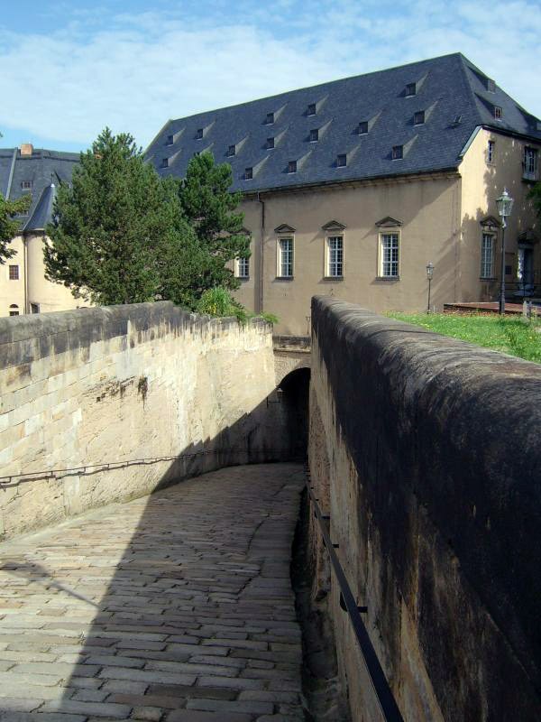 Dunkle Appareille, Neues Zeughaus