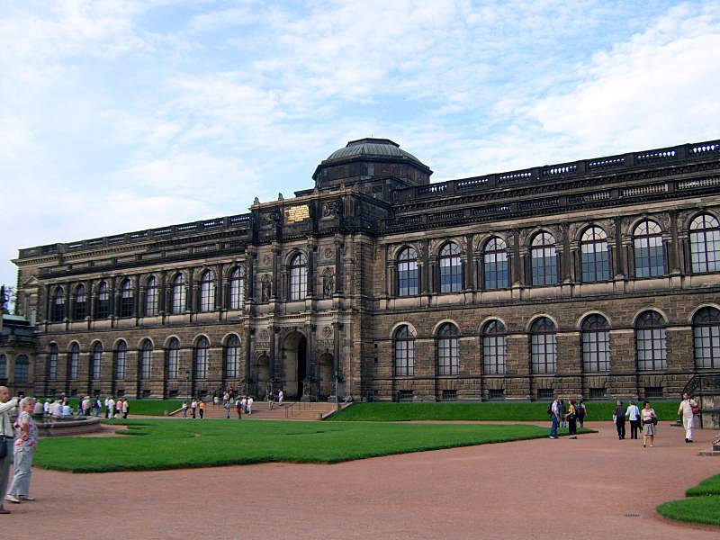 Zwinger, Semperbau