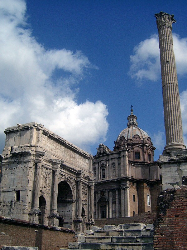 Arco di Settimio Severo, Chiesa dei Santi Luca e Martina