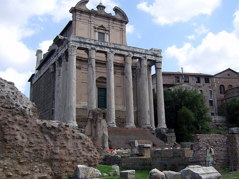 Tempio di Antonino e Faustina