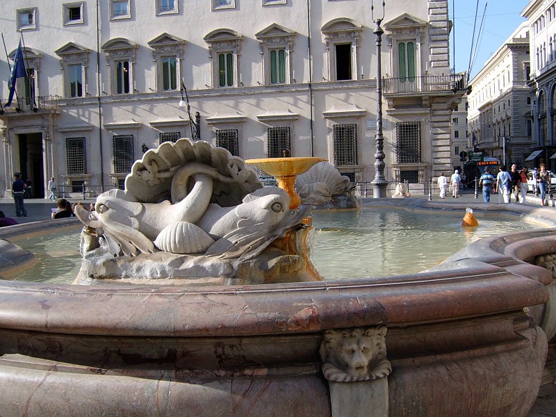 Fontana di Piazza Colonna